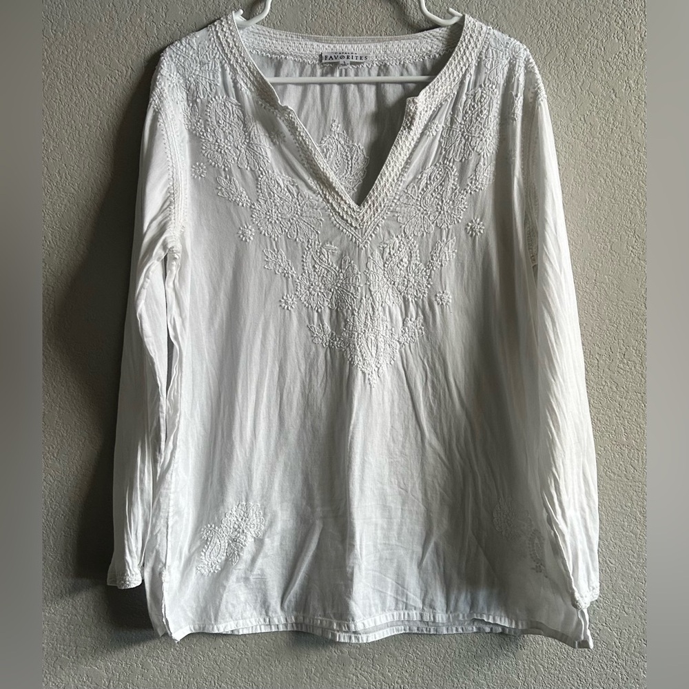 Catalog Favorites white v neck embroidered shirt, women’s large. 100% cotton. - Picture 2 of 9